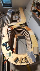 Hier noch weiter nach hinten.